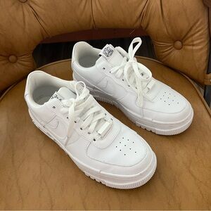 Nike Women's Air Force 1 Pixel Sneaker
SIZE 8 Color White